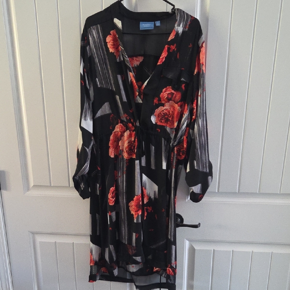 Simply Vera Vera Wang Black Floral Long Sleeve Dress with Red Roses